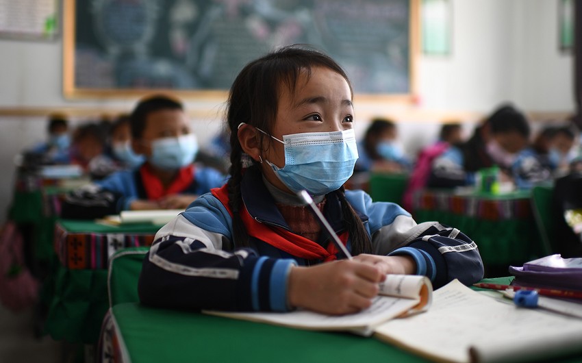 В Гонконге из-за коронавируса вновь закроются школы
