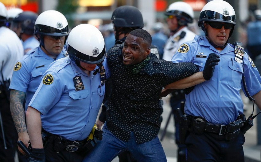 25 US cities impose curfew amid protests over Floyd's death
