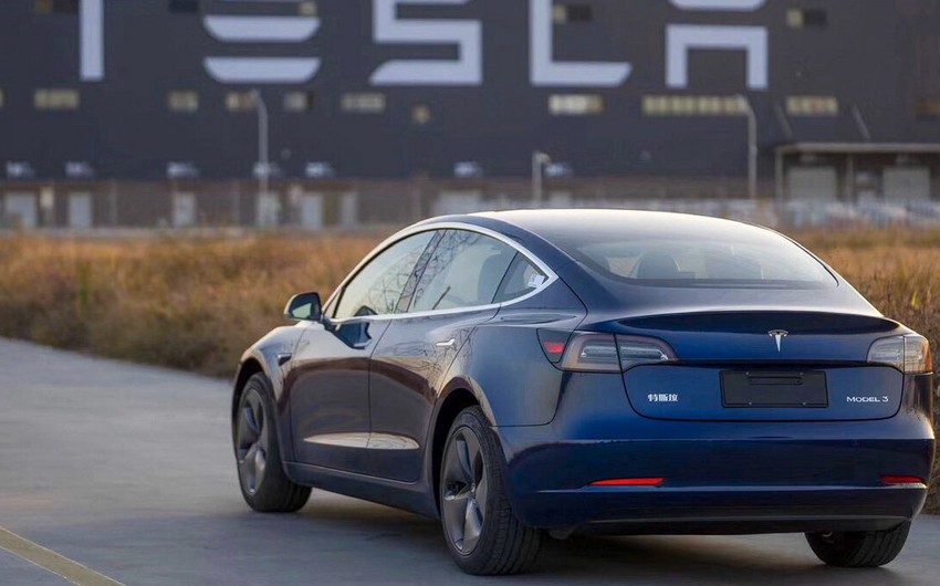 Tesla отзывает 475 тыс. электромобилей