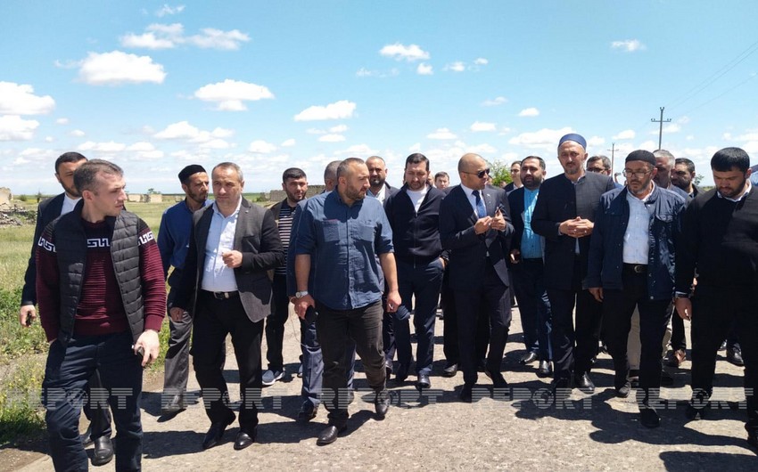 Azerbaijani religious figures from Georgia start their Aghdam trip