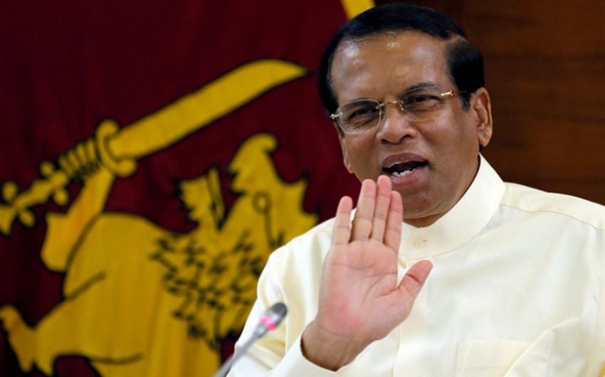 Şri-Lanka Prezidenti güc strukturlarının rəhbərlərini istefa verməyə çağırıb