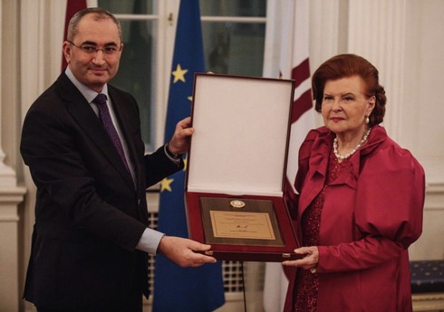 Вике-Фрайберге вручили «Почетную грамоту Президента Азербайджана»