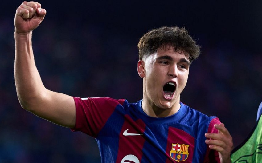 Barselona futbolçusu ilə müqavilə müddətini uzadıb