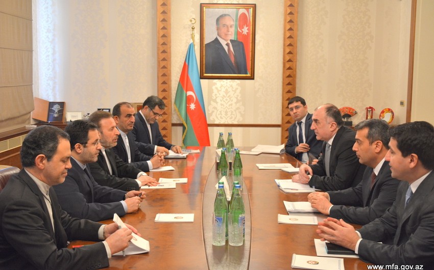 Глава МИД Азербайджана обсудил с иранским министром вопрос строительства транспортного коридора Север-Юг