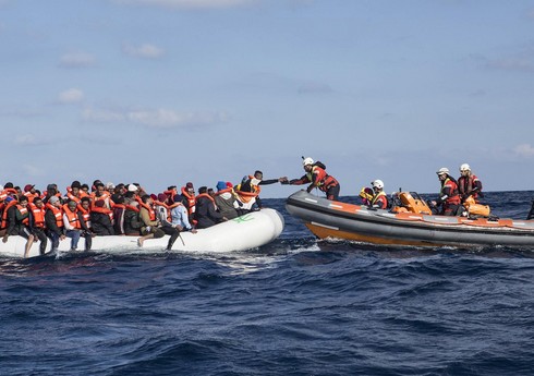 Марокканский патруль перехватил лодку с почти 200 нелегалами