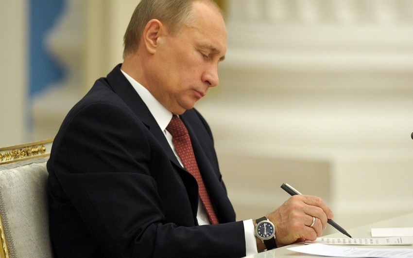 Rusiya prezidenti Ermənistanla Qafqazda birgə HHMS yaratmaqla bağlı sazişin ratifikasiyası haqqında qanun imzalayıb
