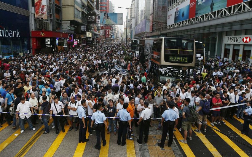 Почти 30 демонстрантов задержаны в Гонконге за столкновения с полицией
