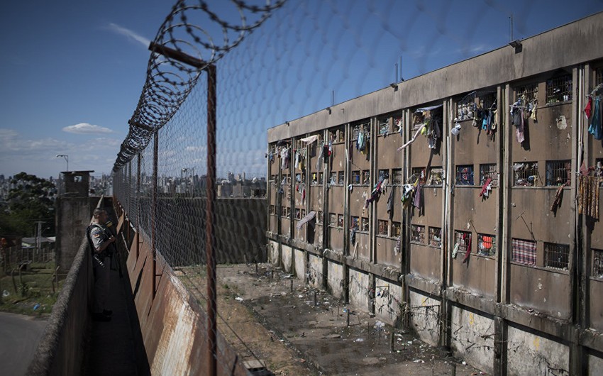 В Бразилии 91 заключенных совершили побег из тюрьмы