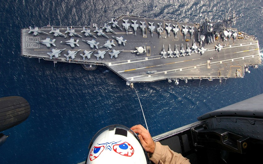 Пентагон направил группу кораблей во главе с авианосцем Эйзенхауэр на борьбу с ИГ