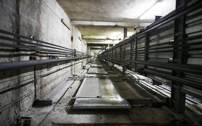 В Красноярске два работника упали в шахту лифта