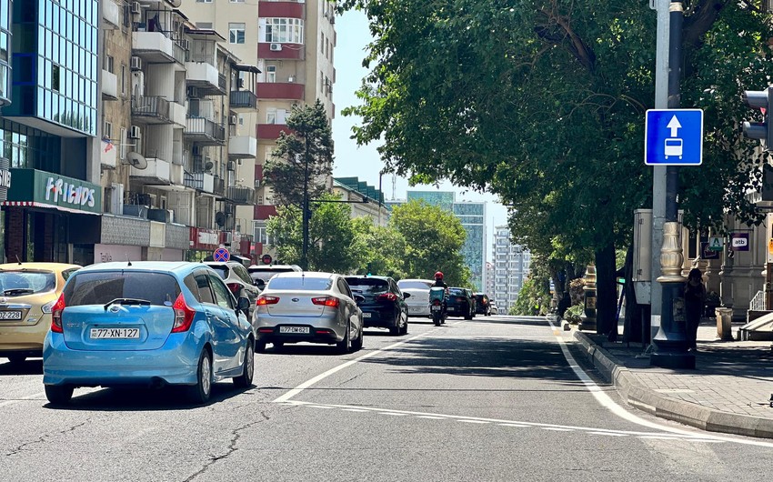 Bakının Cəfər Cabbarlı küçəsində hərəkət zolaqlarının təşkil edilməsi yekunlaşıb