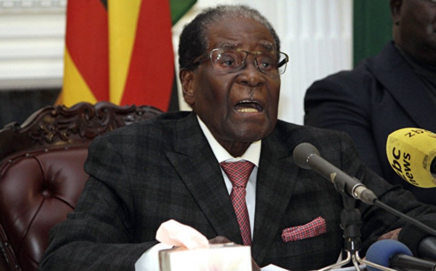 Правящая партия Зимбабве подготовила резолюцию об импичменте Мугабе