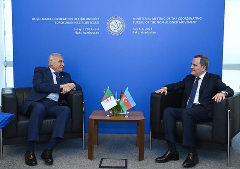 Состоялась встреча между главами МИД Азербайджана и Алжира