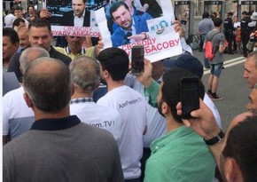 Moskvada yüzlərlə azərbaycanlı Fuad Abbasovun müdafiəsi məqsədilə yenidən aksiyaya başlayıb - FOTO