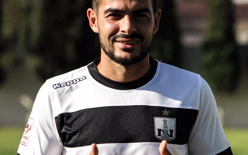Neftchi signs player of Azerbaijani national football team