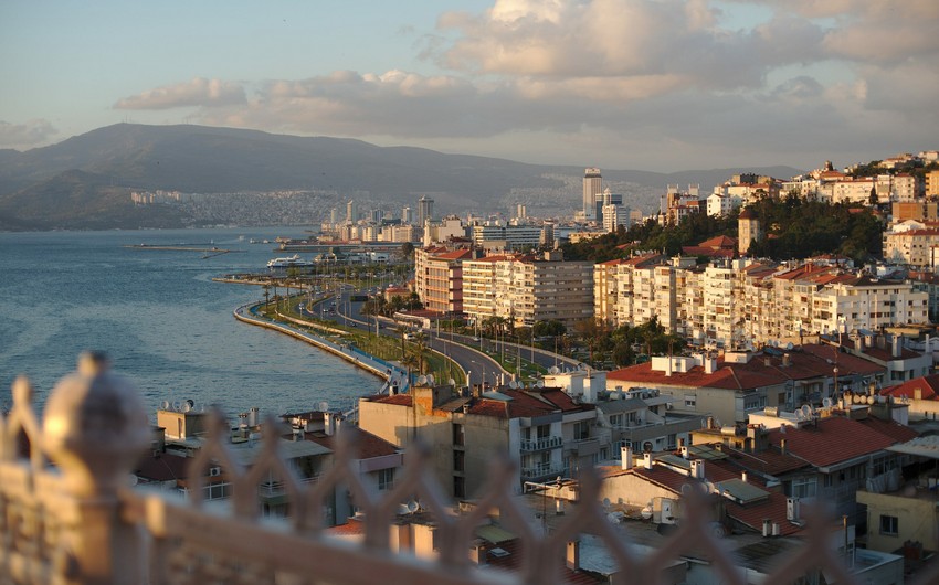 4-magnitude quake hits Izmir