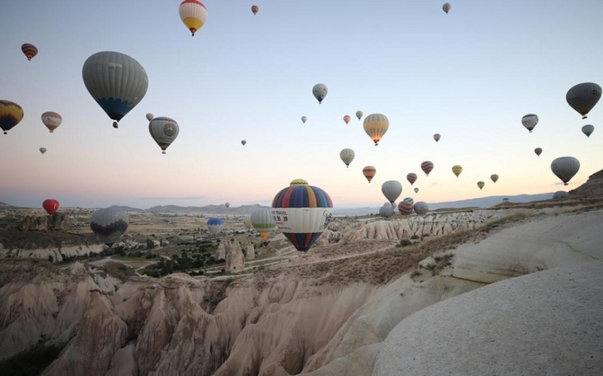 Türkiyənin turizm gəlirləri 53 %, xərcləri isə 2 dəfədən çox artıb