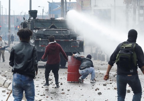 В ходе беспорядков в Колумбии пострадали сотни полицейских