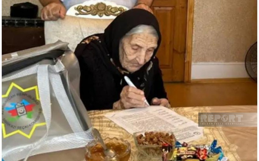 101-year-old voter casts ballot in Azerbaijan's Sumgayit