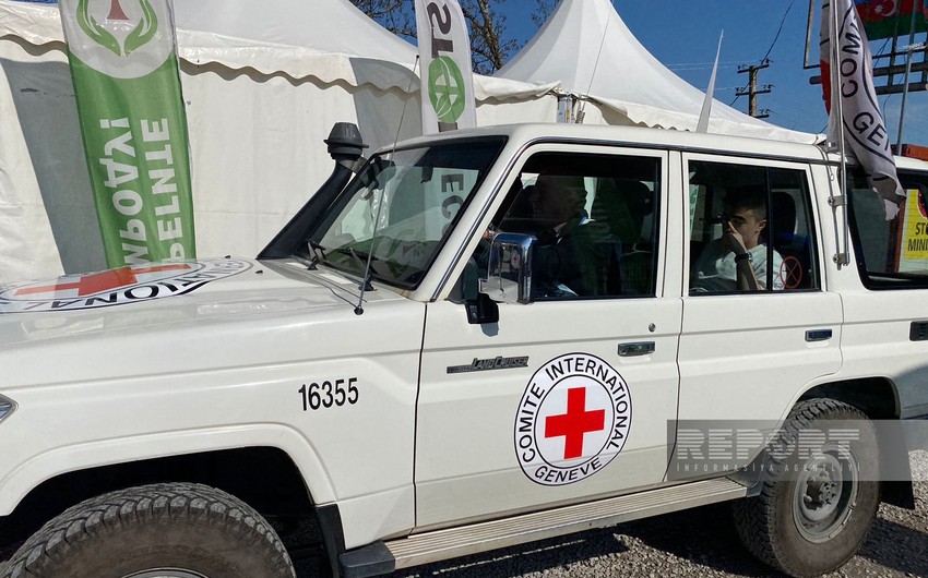 ICRC vehicles pass freely on Khankandi-Lachin road