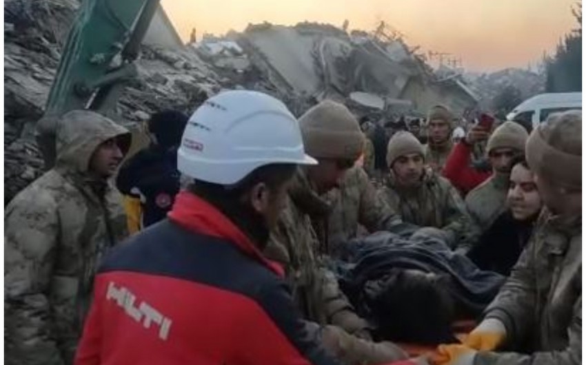 5-year-old child rescued from rubble after 51 hours in Turkiye - VIDEO ...