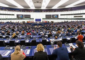 В Европарламенте хотят лишить иммунитета подозреваемых в коррупции депутатов