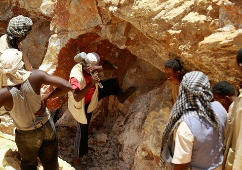 В Судане при обрушении золотого прииска погибли более 30 человек