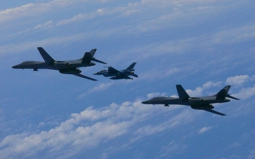 Япония и США провели крупные воздушные учения в районе Восточно-Китайского моря