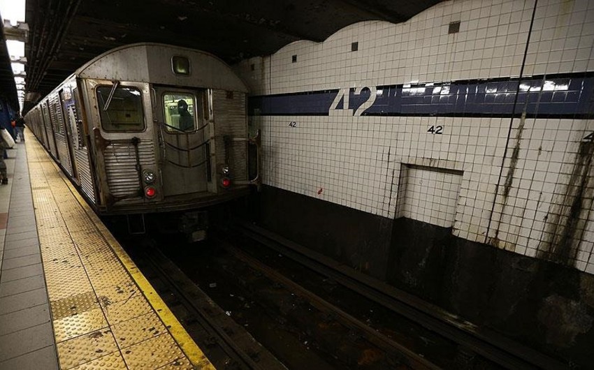 Nyu-York metrosunda sərnişinlərə hücum olub, ölənlər və yaralananlar var
