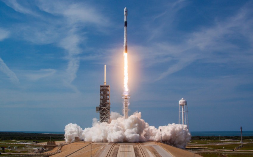 Ракета SpaceX стартовала на орбиту с секретным шаттлом Космических сил США