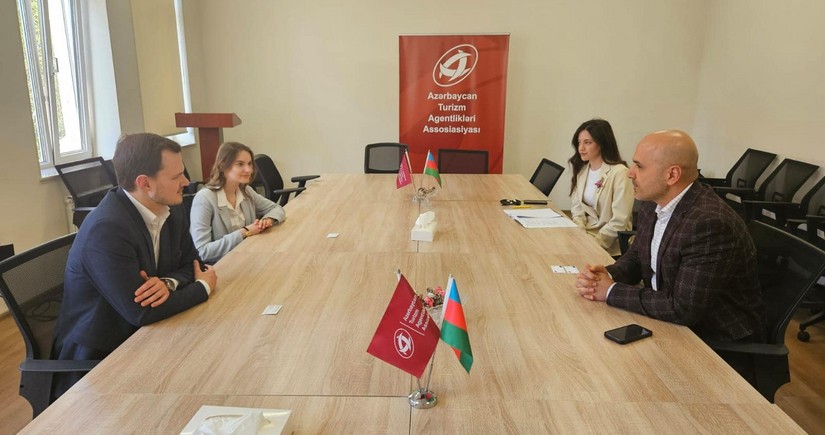 Azerbaijan, Poland discuss increasing frequency of flights