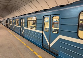 Пассажир упал на рельсы в петербургском метро