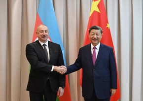 Си Цзиньпин пригласил Ильхама Алиева посетить Китай с государственным визитом
