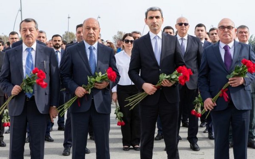 ADY-nin kollektivi Zəfər parkını ziyarət edib