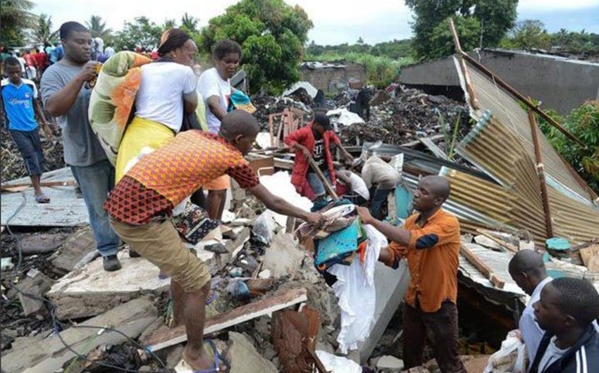 Обрушение горы мусора в Мозамбике привело к гибели 17 человек - ВИДЕО
