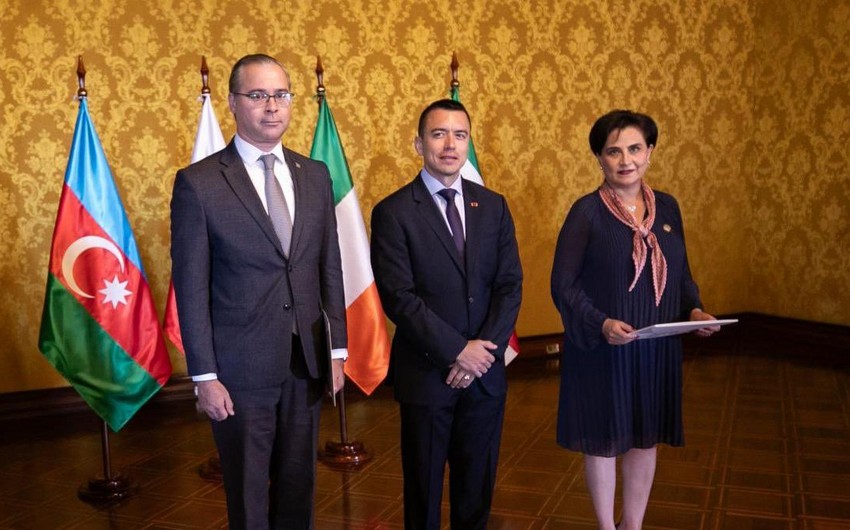 Посол Азербайджана вручил верительные грамоты президенту Эквадора