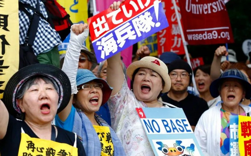 Перед базой США на Окинаве прошла акция протеста