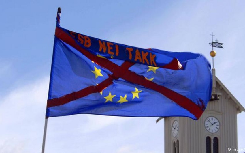 В Рейкьявике прошли протесты против отзыва заявки на вступление в ЕС
