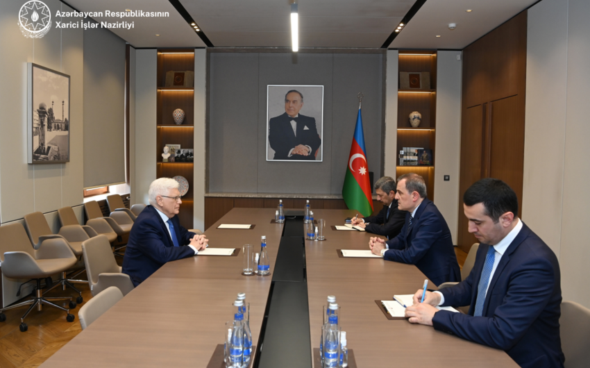 Джейхун Байрамов принял российского посла по случаю окончания его дипломатической деятельности в Азербайджане