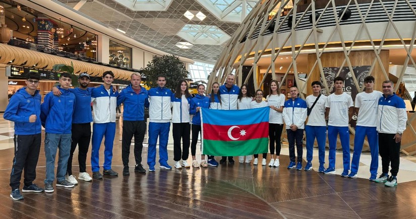 Azərbaycanın çimərlik voleybolçuları təlim-məşq toplanışı üçün Türkiyəyə yollanıblar