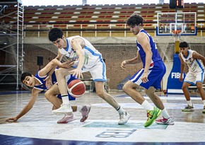 Сборная Азербайджана по баскетболу разгромила команду Армении