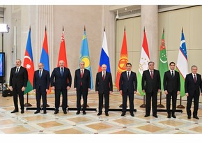 Президент Азербайджана принял участие в заседании глав государств СНГ в Петербурге