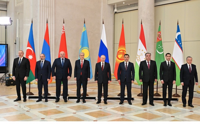 Президент Азербайджана принял участие в заседании глав государств СНГ в Петербурге