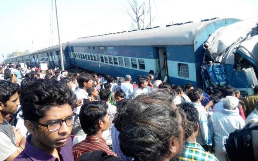 Passenger train derails in north India: 6 people killed