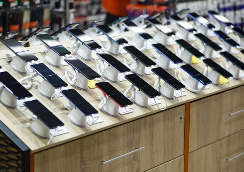 Импорт смартфонов в Азербайджан резко вырос