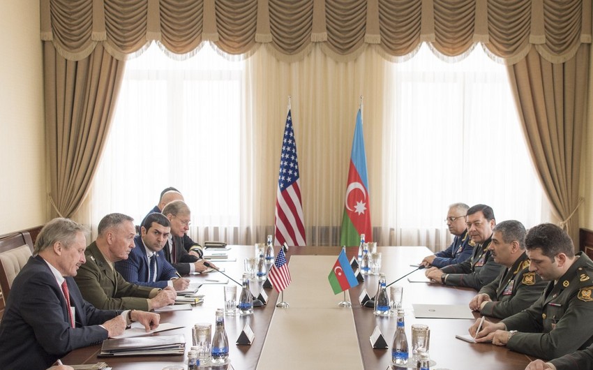 Министр обороны Азербайджана встретился с председателем Комитета начальников штабов ВС США