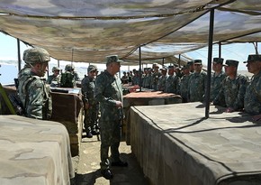 Azerbaijani Chief of General Staff watches tactical exercise of Artillery units