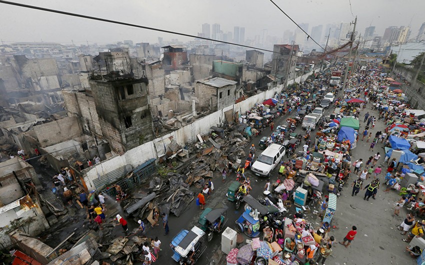 Пожар в трущобах Манилы лишил крова 15 тыс. человек