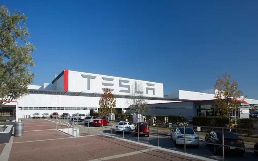 Tesla закроет офис в Калифорнии