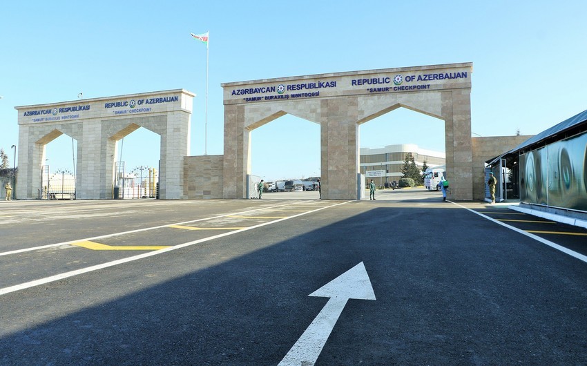 Another 400 Azerbaijani citizens return home